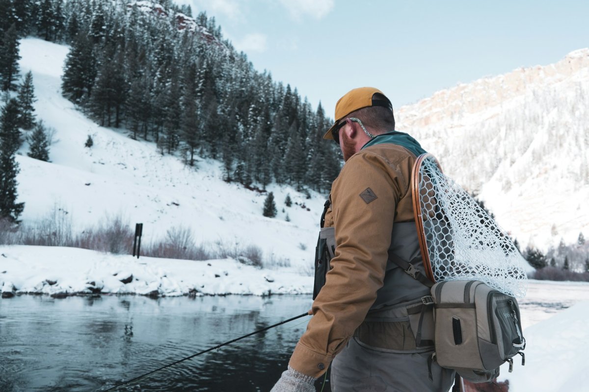 Warm bleiben beim Angeln im Winter